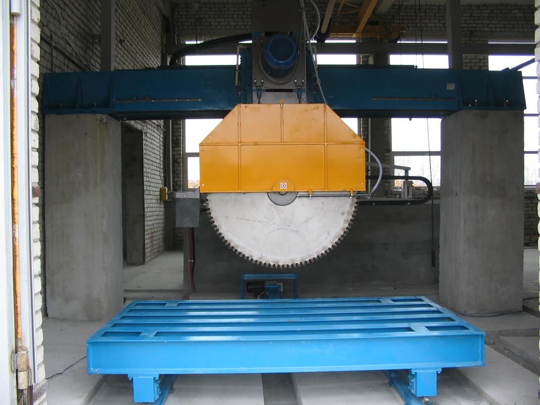 Piła jednosuportowa 1600 A